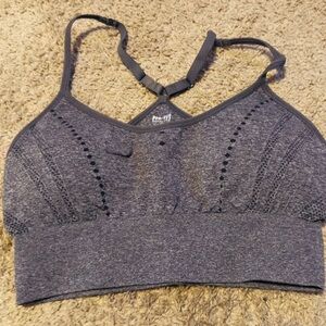 Woman’s‎ Pro Seamless Bra Activewear Bra Size Small